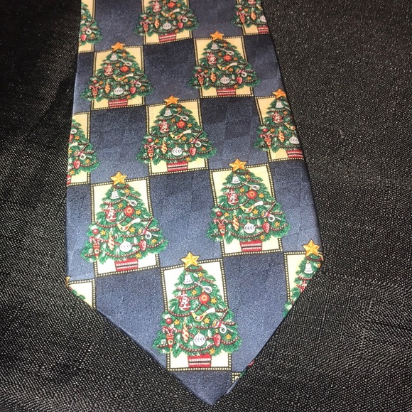 Holidays Traditions Hallmark Design Collection Tie - Picture 2 of 5